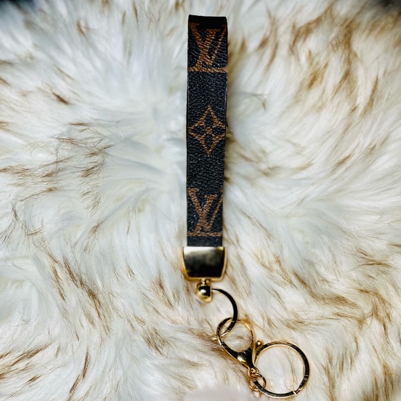 Designer wristlet keychains - Picture 12 of 14